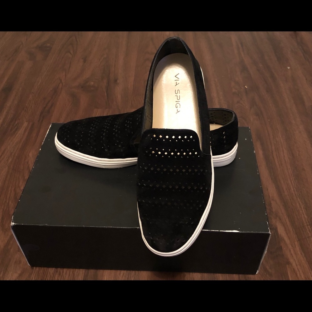 Women’s Via Spega slip on shoes. Worn once!